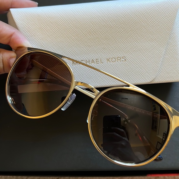 Brand New MK Sunnies - Picture 1 of 8